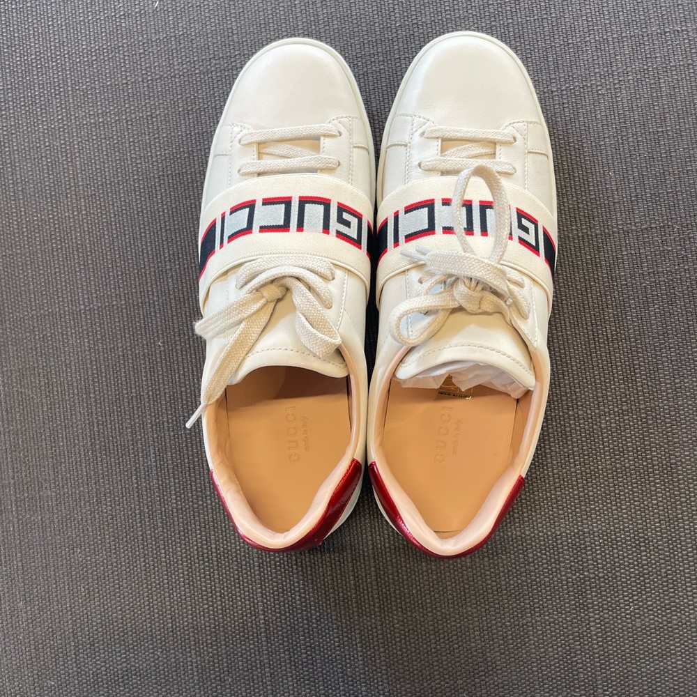 BNIB GUCCI Sneakers- comes with box and dust bag !! Size 37.5
